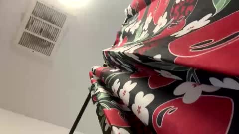 Snapshot of jesselopezcali chatting on 7, 6, 2026 Hungjessy online show from 7, 6, 2026