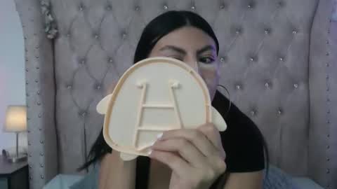 Jessica  online show from 5, 2, 2026