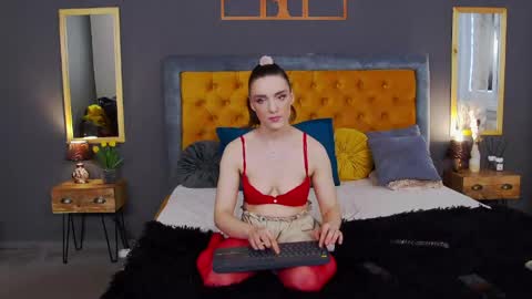 Jessica White online show from 25, 5, 2026