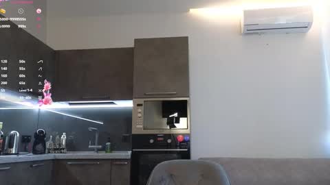 Snapshot of jessiexxi chatting on 14, 9, 2025 Jessie   TG channel  online show from 14, 9, 2025