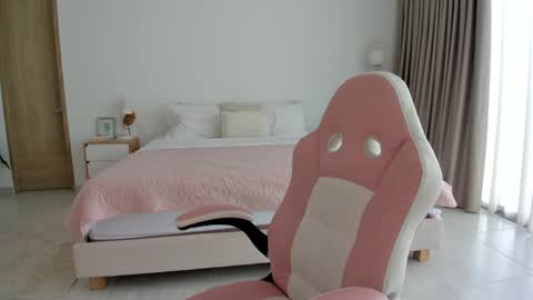    online show from 30, 1, 2025