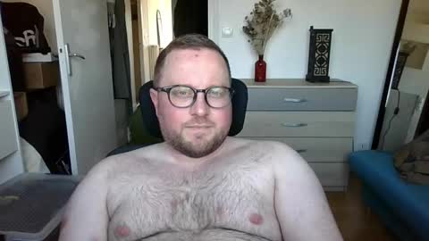 jeuneloup92 online show from 18, 3, 2026