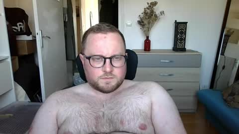 jeuneloup92 online show from 19, 3, 2026