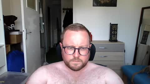 jeuneloup92 online show from 23, 6, 2026