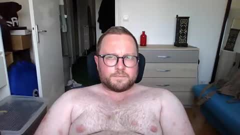 jeuneloup92 online show from 24, 6, 2026