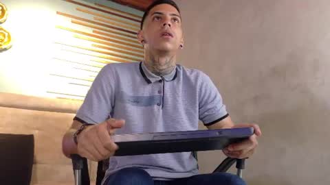 Snapshot of jharol_cardona chatting on 6, 7, 2026 Jharol online show from 6, 7, 2026