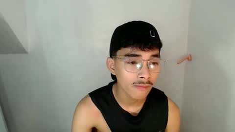 Snapshot of jhnxxnaughty_ chatting on 3, 5, 2026 Johnny online show from 3, 5, 2026