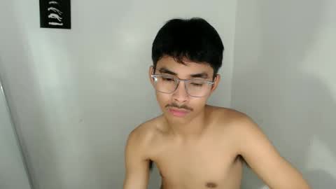Snapshot of jhnxxnaughty_ chatting on 27, 5, 2026 Johnny online show from 27, 5, 2026