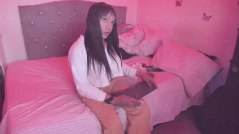 Snapshot of jhoanatrans22 chatting on 13, 5, 2026 jhoanatrans22 online show from 13, 5, 2026