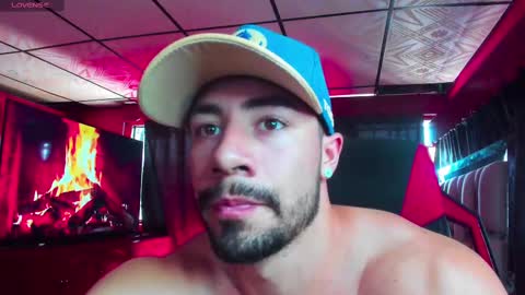 Jhojan Strong  online show from 28, 2, 2025