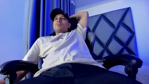 Snapshot of jhon_martinez_ chatting on 2, 7, 2026 Jhon online show from 2, 7, 2026