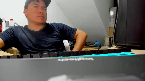 Snapshot of jhonatan_morales_s chatting on 15, 10, 2025 jhonatan_morales_s online show from 15, 10, 2025