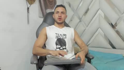 Snapshot of jhonny_flames7 chatting on 16, 12, 2024 jhonny online show from 16, 12, 2024