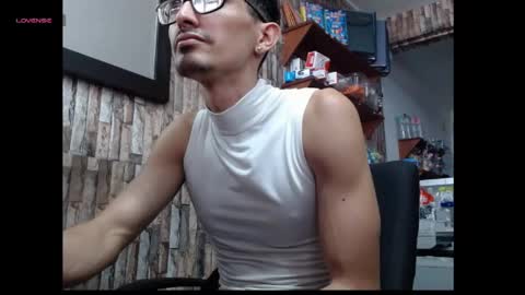 Snapshot of jhosuamoore2 chatting on 16, 5, 2026 jhosuamoore2 online show from 16, 5, 2026