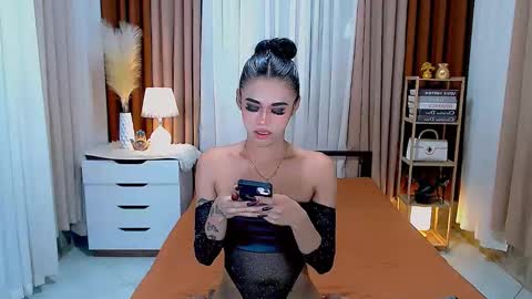 Snapshot of jhulianagrey chatting on 8, 1, 2025 julie online show from 8, 1, 2025