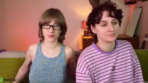 Snapshot of jitoon_exe chatting on 19, 10, 2025 Hey Guys We are Julia ginger  Tina brunette online show from 19, 10, 2025