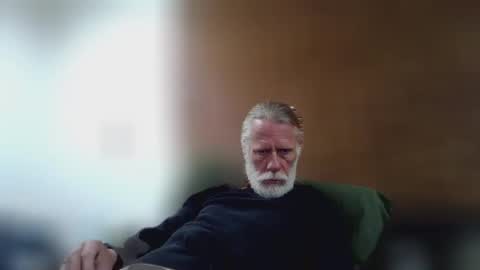 Snapshot of jizzmitten5 chatting on 19, 1, 2026 jizzmitten5 online show from 19, 1, 2026