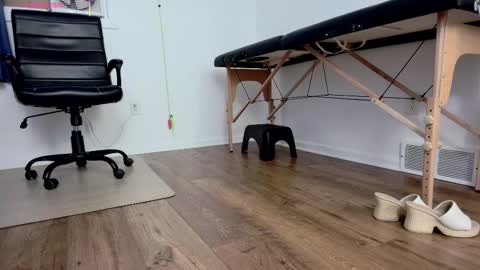 Nicole  Allen online show from 24, 2, 2026