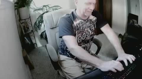 Snapshot of jlouton01 chatting on 2, 12, 2024 kilroy online show from 2, 12, 2024