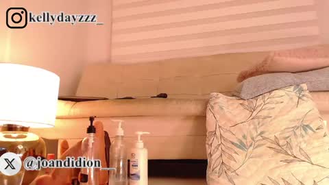 Snapshot of joan_didion chatting on 13, 5, 2026 Joan Didion online show from 13, 5, 2026