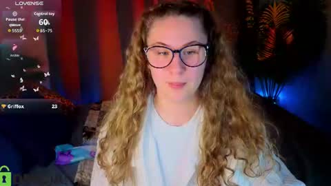 Snapshot of joan_green chatting on 19, 6, 2026 GMT2 Tue-Wed Fri-Sun 3-9AM Joan green online show from 19, 6, 2026
