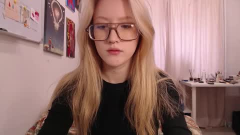 joan_kiss online show from 24, 9, 2025