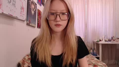 joan_kiss online show from 29, 9, 2025