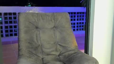 Snapshot of joan_saenz chatting on 7, 1, 2025 JOAN SAENZ online show from 7, 1, 2025