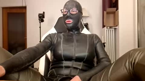 Snapshot of joanesxfree chatting on 5, 1, 2026 The sweetest toy online show from 5, 1, 2026