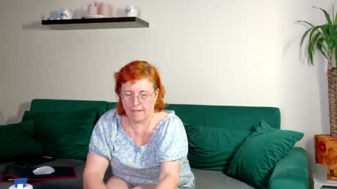 Snapshot of joannaandneighbour chatting on 24, 4, 2026 Joanna and Greg online show from 24, 4, 2026