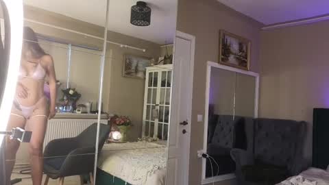 Snapshot of joannee chatting on 12, 2, 2025 Joanne online show from 12, 2, 2025