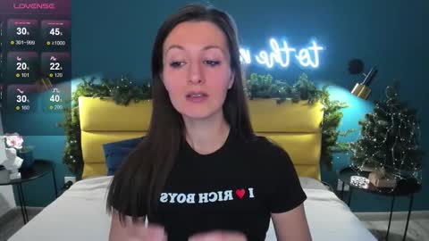 Snapshot of joannelson chatting on 18, 12, 2025 Joan online show from 18, 12, 2025