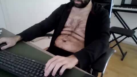 joaodias_18 online show from 5, 2, 2026