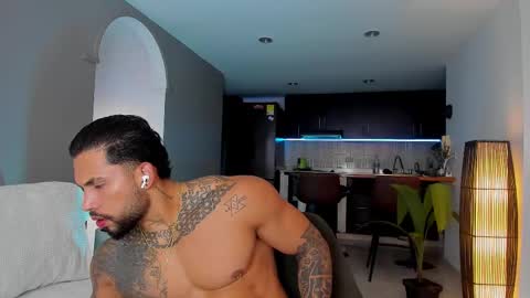 joe_esthetic online show from 25, 2, 2025