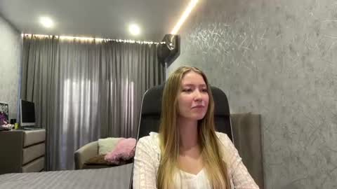 Joellysmy name is actually diana  online show from 15, 7, 2026