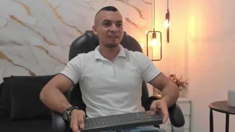 Snapshot of johan_miller1 chatting on 26, 11, 2025 johan online show from 26, 11, 2025