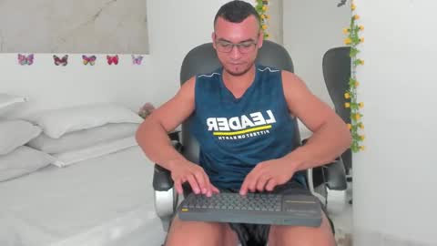 Snapshot of johan_miller1 chatting on 23, 12, 2025 johan online show from 23, 12, 2025