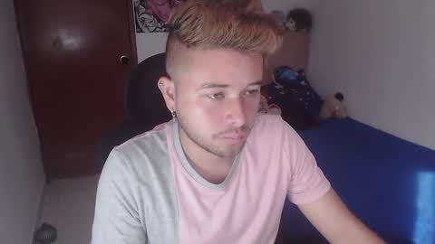 JOHAN independient model online show from 26, 11, 2025