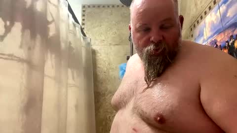 Snapshot of john40a chatting on 4, 4, 2026 John online show from 4, 4, 2026