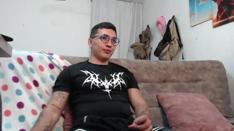 Snapshot of john_s117 chatting on 1, 7, 2026 JOHN online show from 1, 7, 2026