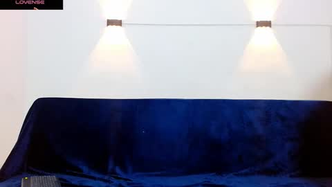 john_ssnow29 online show from 6, 11, 2025