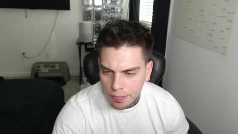 Snapshot of johnafterdark chatting on 28, 4, 2026 JAXX online show from 28, 4, 2026
