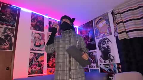 John carrie    Independent  Help me reach my goal 100 likes and 10000 followers  online show from 3, 4, 2026