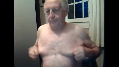 Snapshot of johnjohn6226623 chatting on 4, 2, 2025 johnjohn6226 online show from 4, 2, 2025