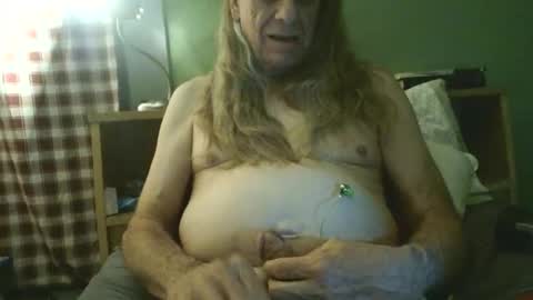 Snapshot of johnnieq1971 chatting on 17, 5, 2026 johnnieq1971 online show from 17, 5, 2026