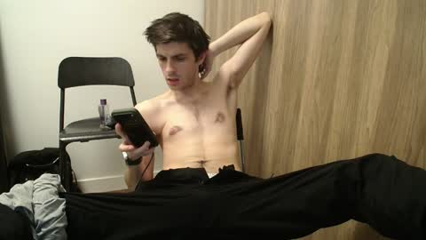 Snapshot of johnresmain chatting on 6, 4, 2026 johnresmain online show from 6, 4, 2026