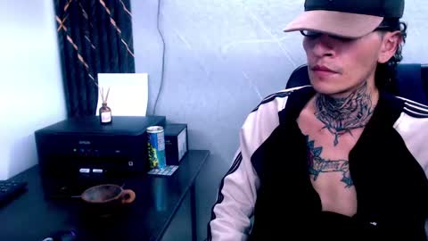 johnsonisaac94  online show from 19, 2, 2025