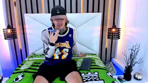 johnsonisaac94  online show from 5, 3, 2025