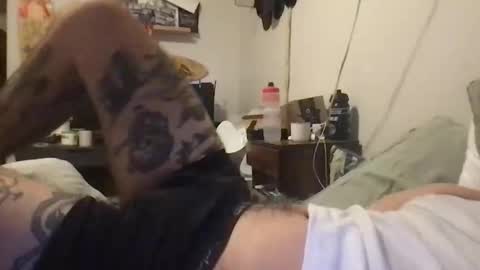 Snapshot of johntizzz chatting on 22, 12, 2025 johntizzz online show from 22, 12, 2025