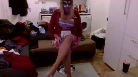 Snapshot of jolanci chatting on 17, 11, 2025 Silvania online show from 17, 11, 2025